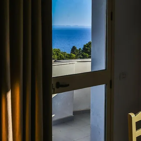 Apet 27 Apartmanhotel *